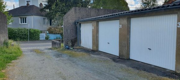 Garage in Nantes, France No. 337681 2