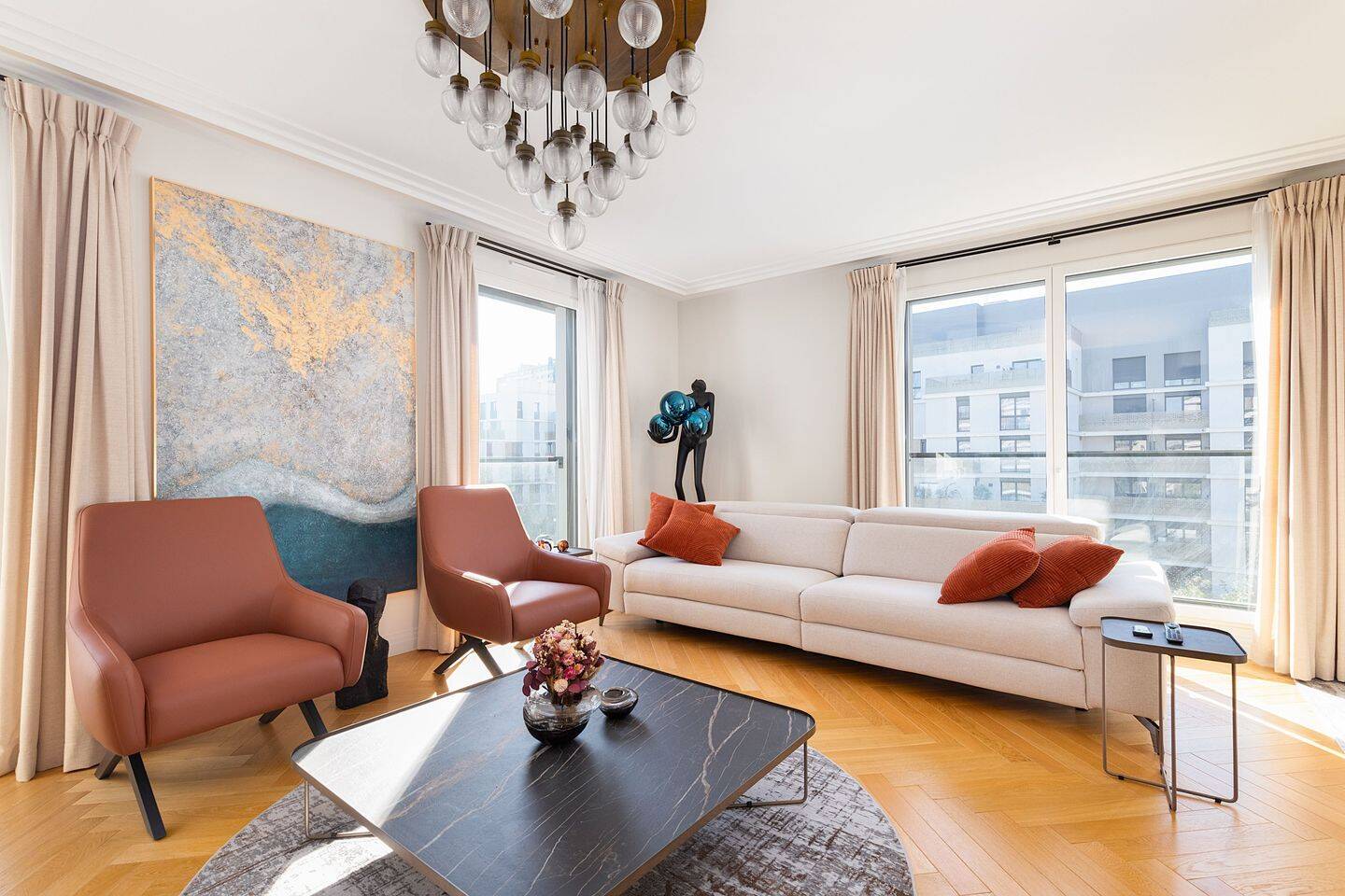 6 bedrooms Apartment in Paris, France No. 334207