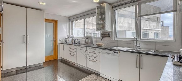 4 chambres Appartement à Porto, Portugal No. 40647 4