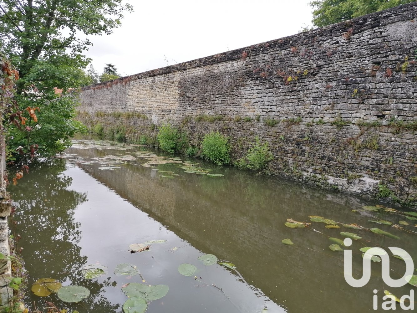 Парковка 90м² в Ришельё, Франция № 160775