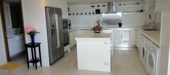 4 bedrooms Condo in Pattaya, Thailand No. 3919 12
