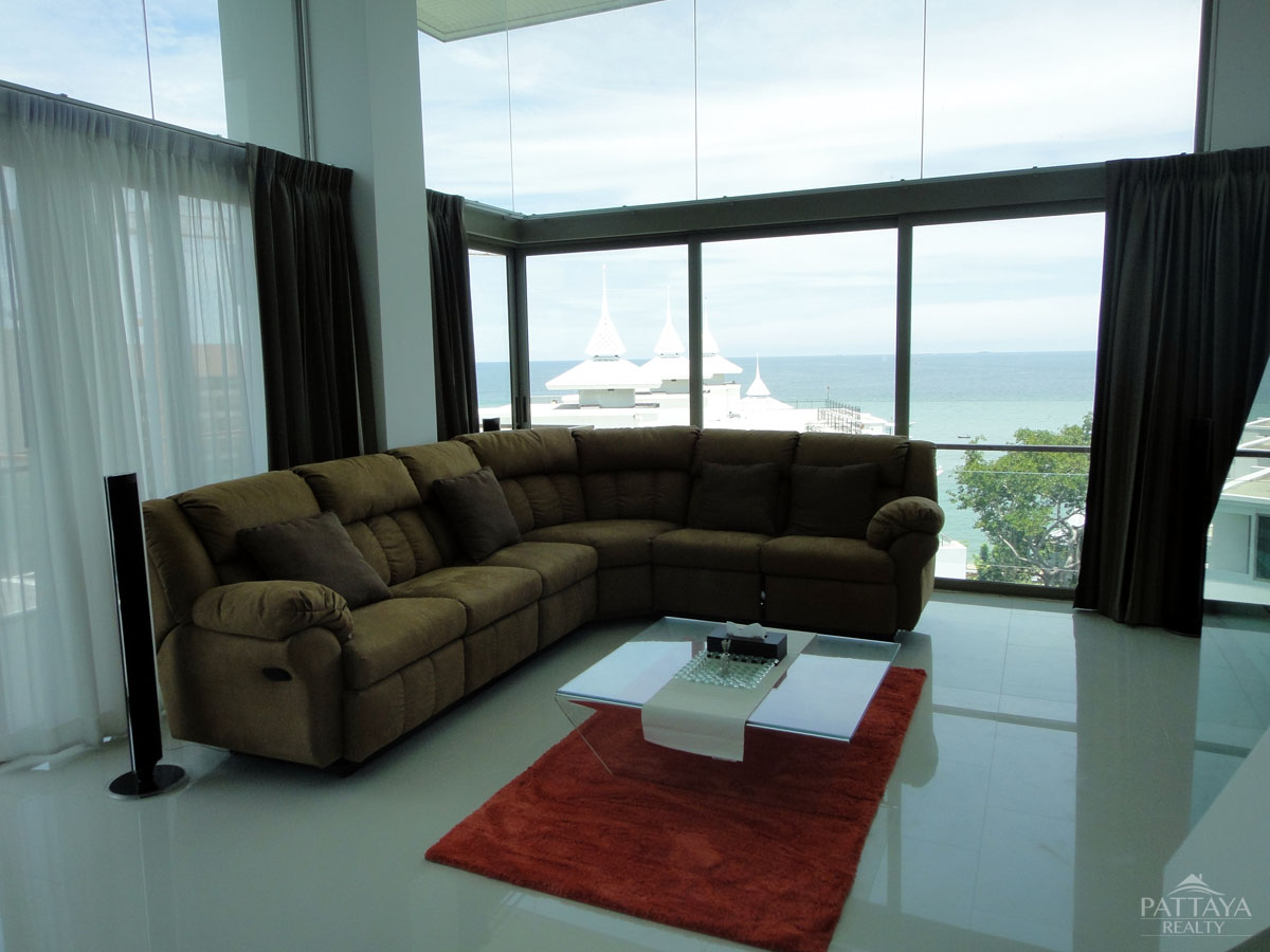 4 bedrooms Condo in Pattaya, Thailand No. 3919