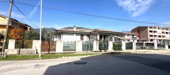 3 bedrooms Villa in Sora, Italy No. 55823 3