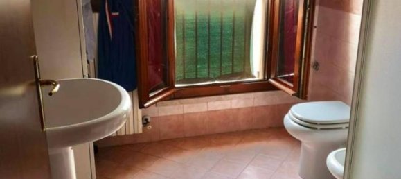 2 rooms Apartment in Quistello, Italy No. 108389 5