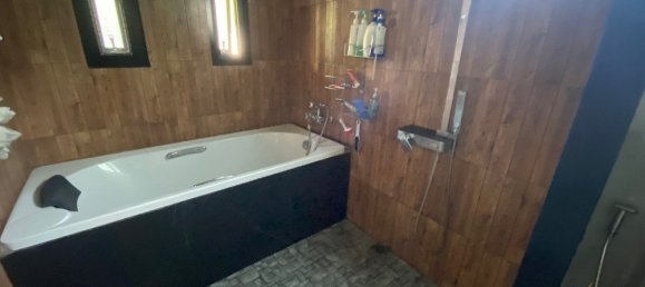 5 bedrooms House in Chiang Mai, Thailand No. 5212 25