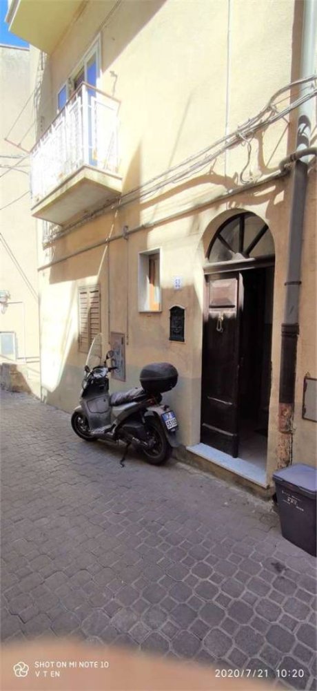 Квартира с 3 спальнями в Энна, Италия № 355399