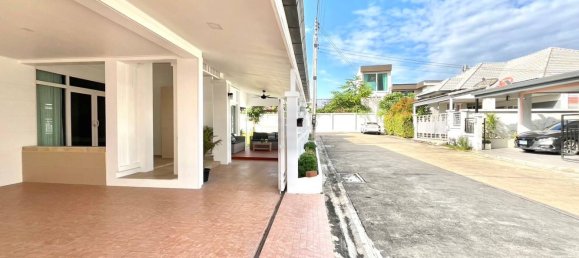 3 bedrooms Cafe / restaurant in Pattaya, Thailand No. 24871 3