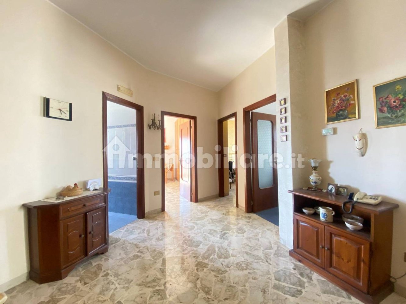 3 bedrooms Apartment in Bari, Italy No. 262828