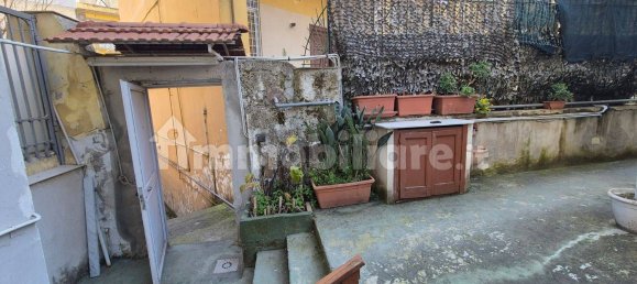 75m² Warehouse in Naples, Italy No. 9786 14