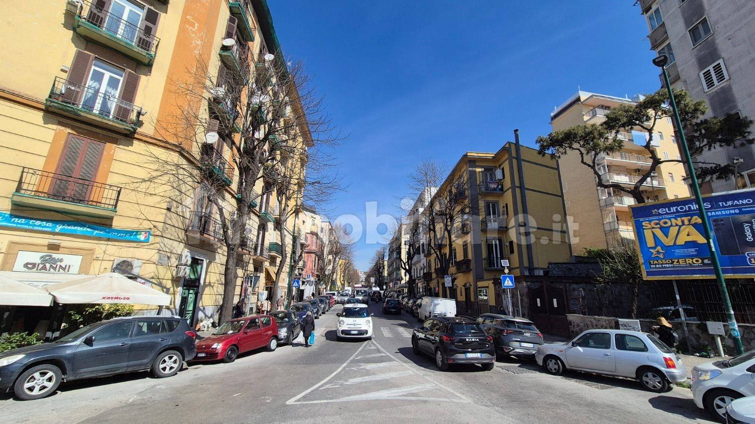 75m² Warehouse in Naples, Italy No. 9786