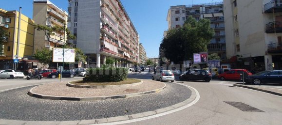 75m² Warehouse in Naples, Italy No. 9786 3