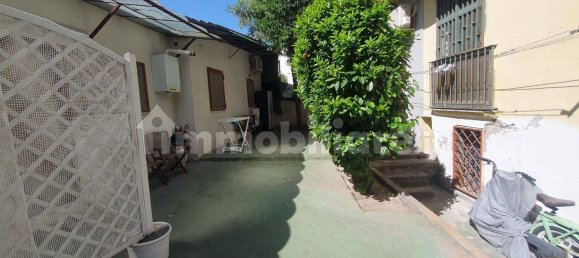 75m² Warehouse in Naples, Italy No. 9786 15