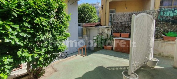 75m² Warehouse in Naples, Italy No. 9786 13