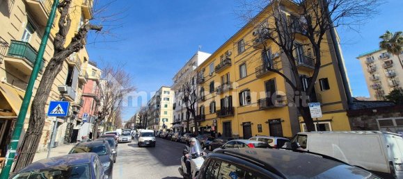 75m² Warehouse in Naples, Italy No. 9786 2