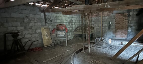 Дом с 5 комнатами в Перинальдо, Италия № 79850 16