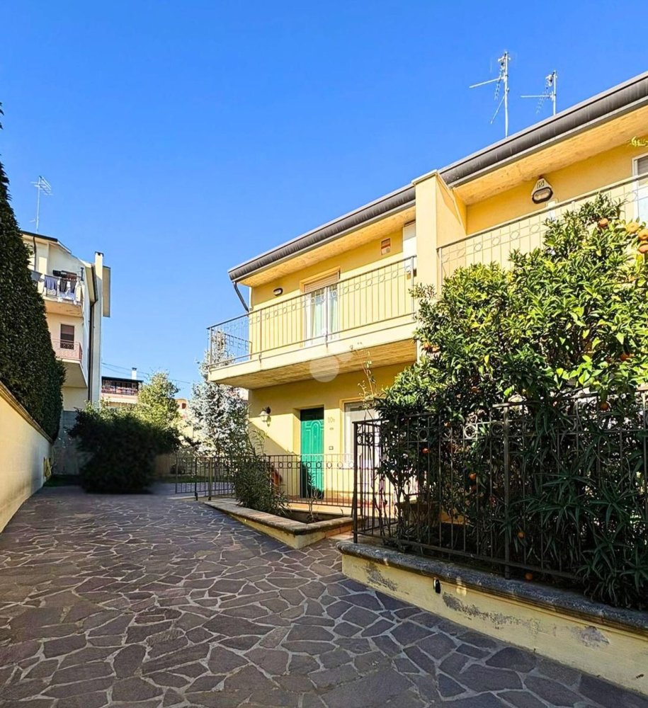 4 rooms Villa in Lanciano, Italy No. 223481