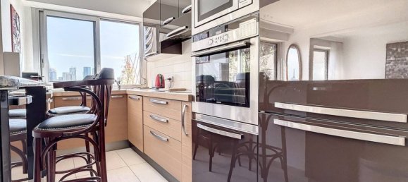 Apartamento de 3 dormitorios en Puteaux, France No. 164083 5