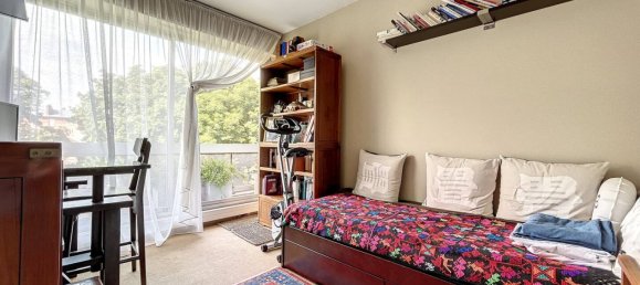 Apartamento de 3 dormitorios en Puteaux, France No. 164083 6