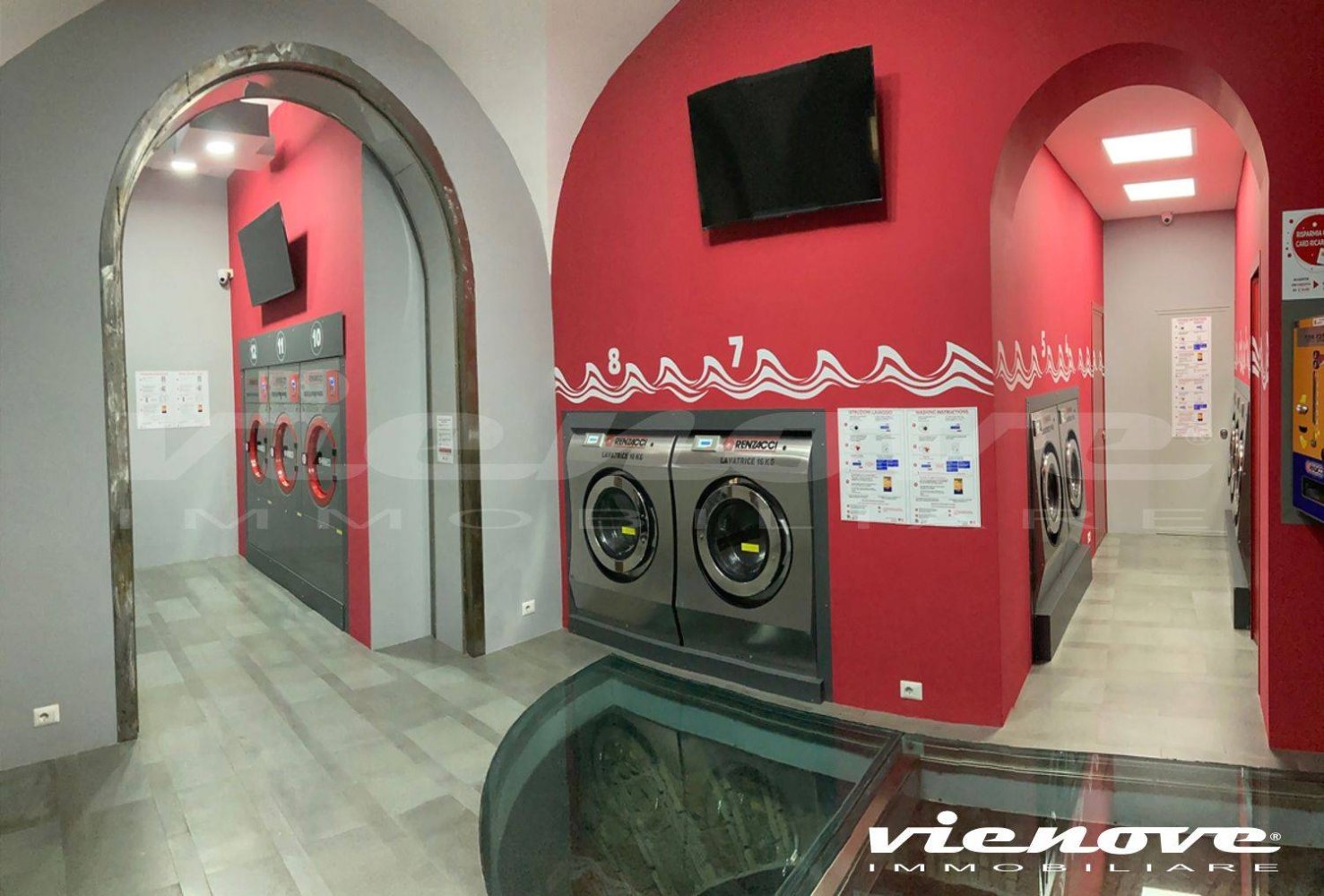 2-salle Propriété commerciale à Rome, Italy No. 219387