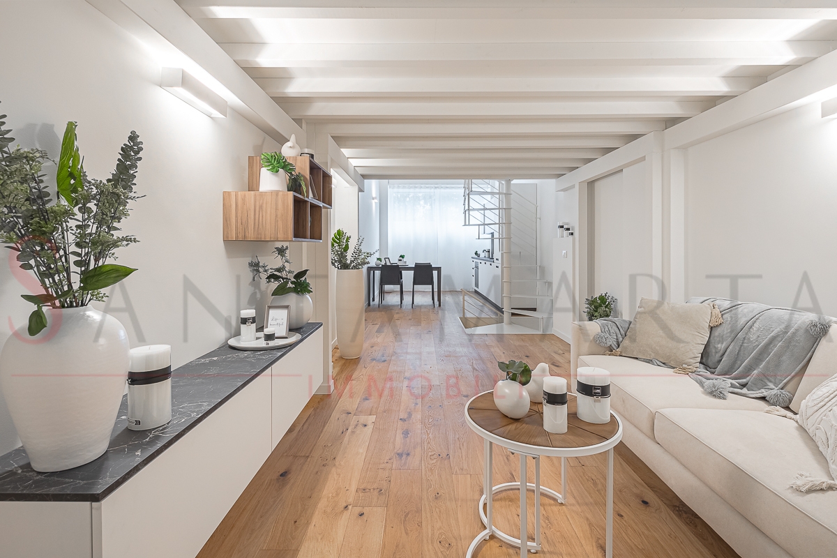 4غرفة شقة في Milan, Italy رقم 240986