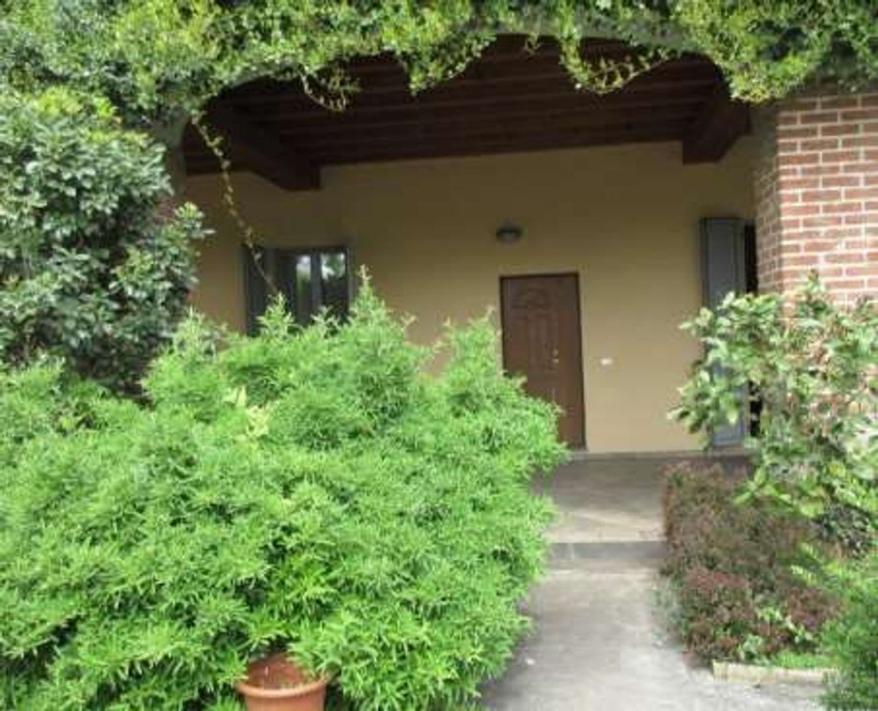 6 rooms House in Monza, Italy No. 4158