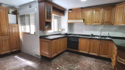 Apartamento de 3 dormitorios en Córdoba, Spain No. 214312