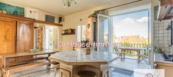 5 bedrooms Villa in Neuilly-Plaisance, France No. 175756 3