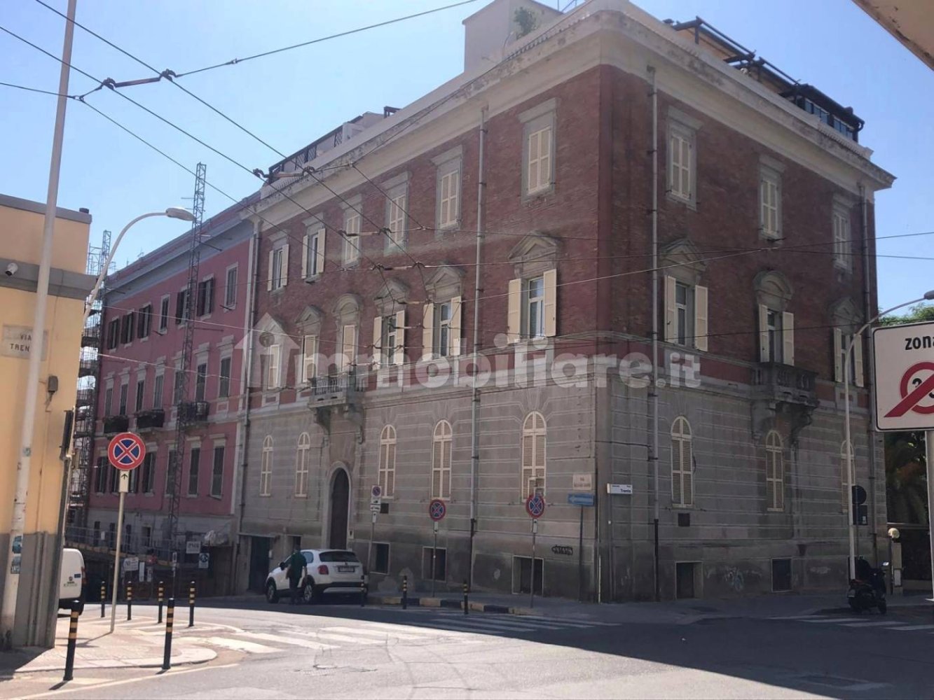 5غرفة مكتب في Cagliari, Italy رقم 11543