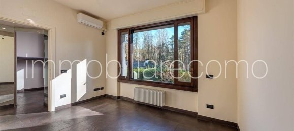 Villa T5 em Capiago Intimiano, Italy N.º 333053 22