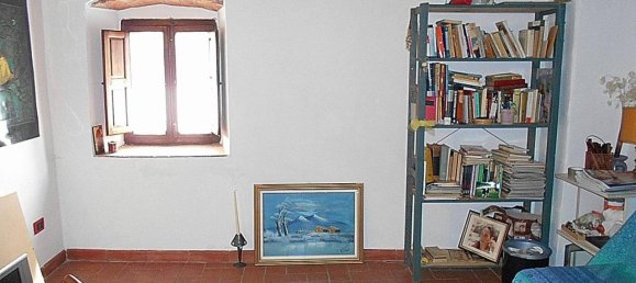 5 rooms House in Marliana, Italy No. 74799 10