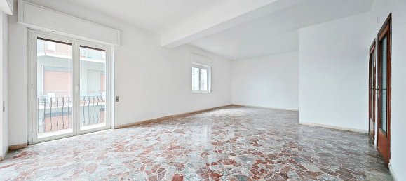4 chambres Appartement à Messina, Italy No. 343691 2