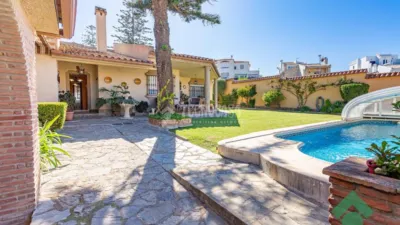 Casa de 5 dormitorios en Cádiz, Spain No. 213303