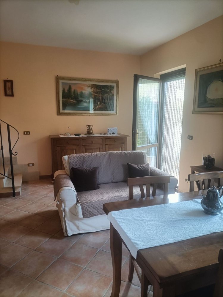4 rooms House in Rocca di Botte, Italy No. 80038