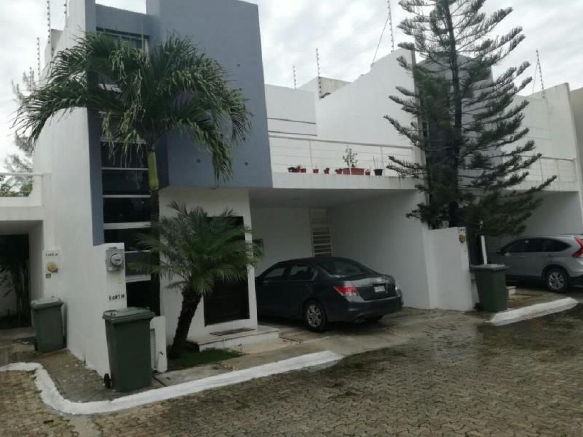 Casa de 3 dormitorios en Campeche, Mexico No. 189009