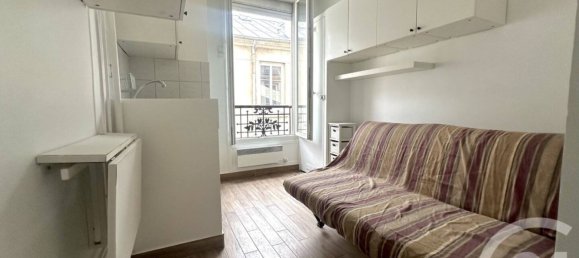 Studio in Paris, France, Nr. 319997 2