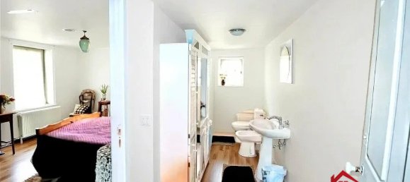 Casa de 4 dormitorios en Hadol, France No. 92799 18