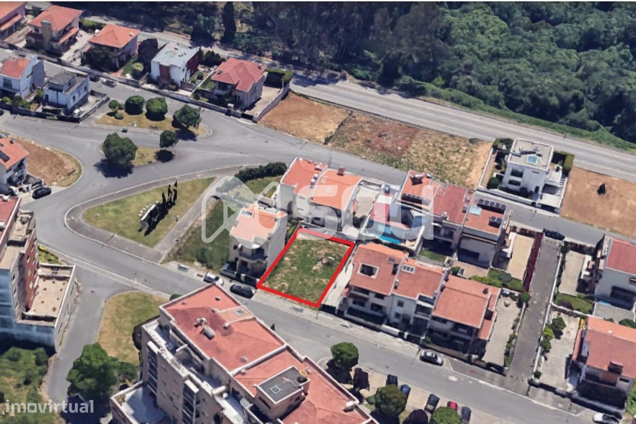 319m² Land in Avintes, Portugal No. 293430