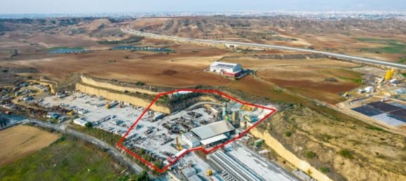 288m² Commercial property in Nicosia, Cyprus No. 12163 2