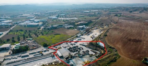 288m² Commercial property in Nicosia, Cyprus No. 12163 4