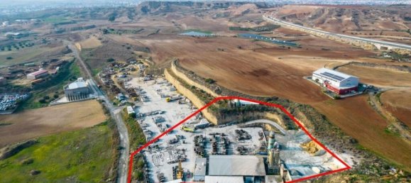 288m² Commercial property in Nicosia, Cyprus No. 12163 5