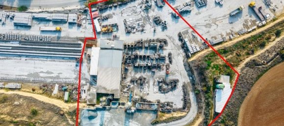 288m² Commercial property in Nicosia, Cyprus No. 12163 6