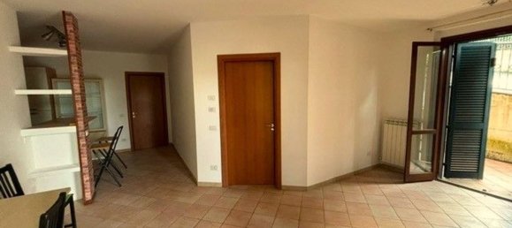 3 rooms Apartment in Perugia, Italy No. 155758 5