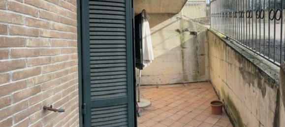 3 rooms Apartment in Perugia, Italy No. 155758 8