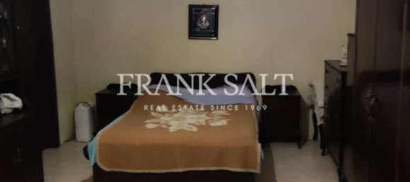 2 bedrooms Apartment in Santa Venera, Malta No. 1371 4