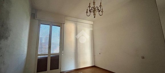 5 rooms Building in Fiorenzuola d'Arda, Italy No. 75461 6