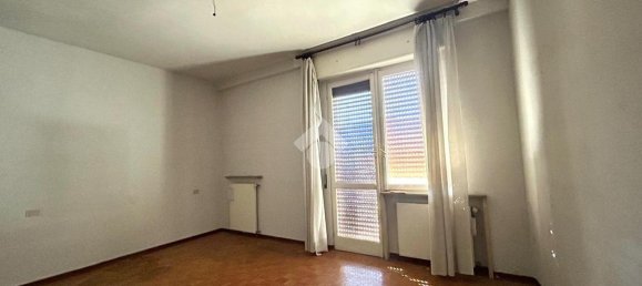 5 rooms Building in Fiorenzuola d'Arda, Italy No. 75461 16