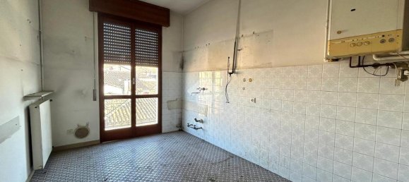 5 rooms Building in Fiorenzuola d'Arda, Italy No. 75461 11