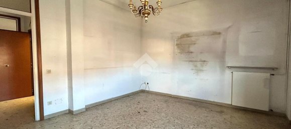 5 rooms Building in Fiorenzuola d'Arda, Italy No. 75461 9