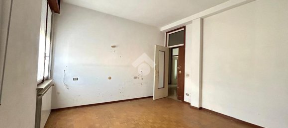 5 rooms Building in Fiorenzuola d'Arda, Italy No. 75461 17