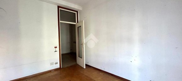 5 rooms Building in Fiorenzuola d'Arda, Italy No. 75461 2